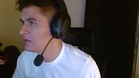 miaou_miaou online show from October 5, 2025, 12:20 am