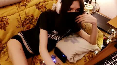 Snapshot of miaowhowl chatting on February 5, 2025, 5:53 pm Kristien online show from February 5, 2025, 5:53 pm