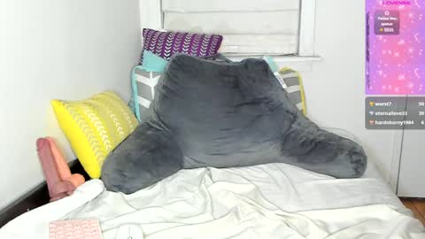 Mia  online show from February 5, 2025, 10:33 pm