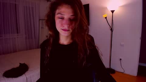 Snapshot of miapaw chatting on July 9, 2026, 7:18 pm Mia online show from July 9, 2026, 7:18 pm