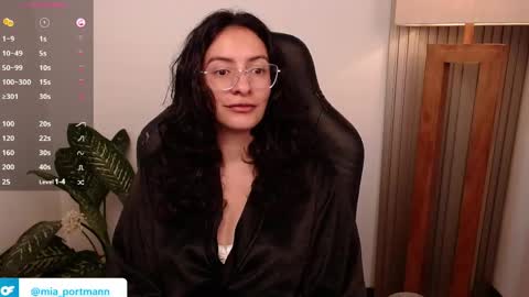 MIAPORTMANN online show from March 29, 2026, 10:59 am