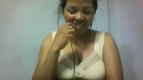 miarii online show from December 3, 2025, 7:01 pm