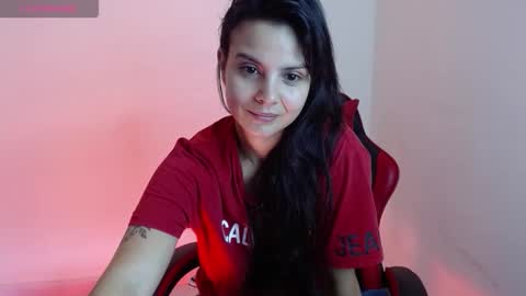 miarobinn_ online show from November 22, 2025, 10:47 am