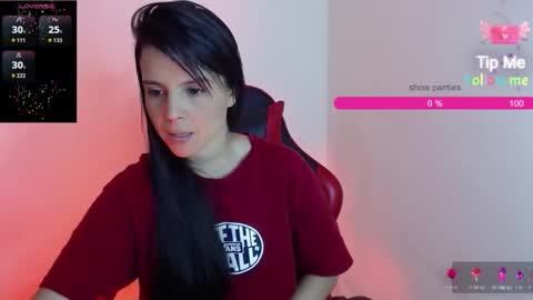 miarobinn_ online show from November 29, 2025, 9:12 am