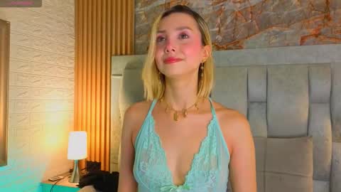 Snapshot of miaroldan chatting on March 12, 2026, 12:11 pm miaroldan online show from March 12, 2026, 12:11 pm