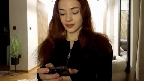 Mia online show from December 16, 2025, 2:49 am