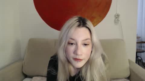 Mia online show from October 3, 2025, 1:46 am