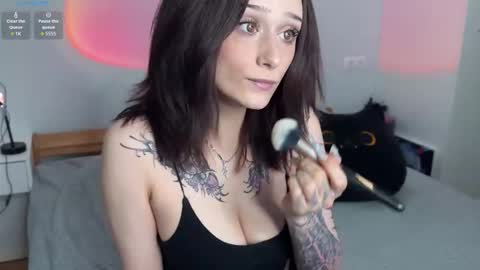 Mia online show from March 2, 2026, 4:58 pm