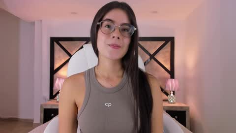 Mia online show from February 1, 2025, 12:18 am