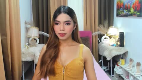 Snapshot of miasmith09 chatting on November 5, 2025, 2:33 am Pau and jence online show from November 5, 2025, 2:33 am