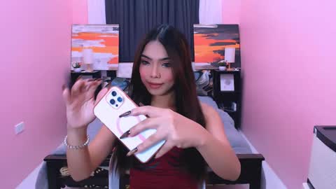 Snapshot of miasmith09 chatting on April 14, 2026, 7:36 am Pau and jence online show from April 14, 2026, 7:36 am