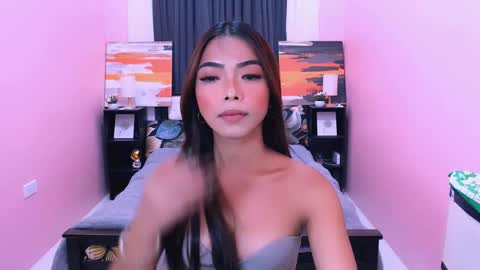 Snapshot of miasmith09 chatting on April 25, 2026, 3:20 am Pau and jence online show from April 25, 2026, 3:20 am
