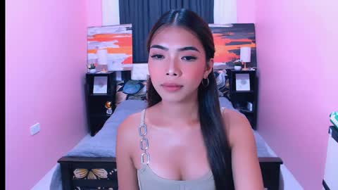Snapshot of miasmith09 chatting on April 26, 2026, 1:03 am Pau and jence online show from April 26, 2026, 1:03 am