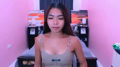 Snapshot of miasmith09 chatting on April 28, 2026, 2:27 am Pau and jence online show from April 28, 2026, 2:27 am