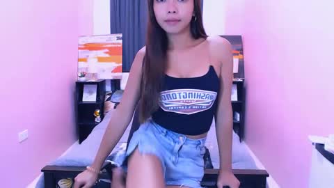 Snapshot of miasmith09 chatting on May 2, 2026, 2:16 am Pau and jence online show from May 2, 2026, 2:16 am