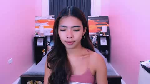 Snapshot of miasmith09 chatting on May 4, 2026, 1:34 am Pau and jence online show from May 4, 2026, 1:34 am