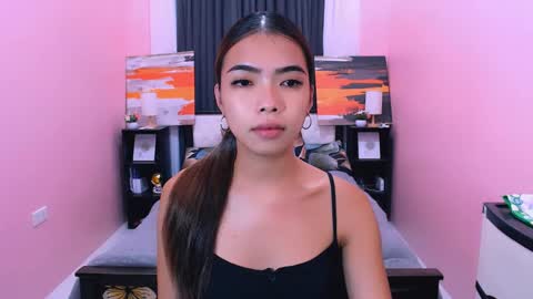 Snapshot of miasmith09 chatting on May 8, 2026, 12:38 am Pau and jence online show from May 8, 2026, 12:38 am