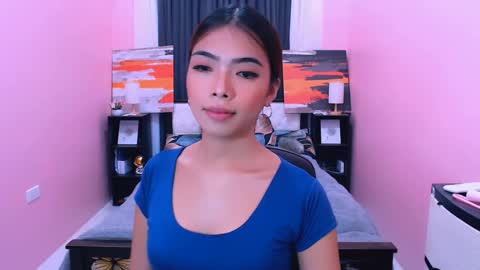 Snapshot of miasmith09 chatting on May 13, 2026, 5:49 am Pau and jence online show from May 13, 2026, 5:49 am