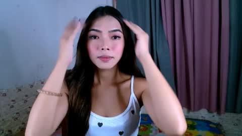 Snapshot of miasmith09 chatting on May 21, 2026, 2:40 am Pau and jence online show from May 21, 2026, 2:40 am