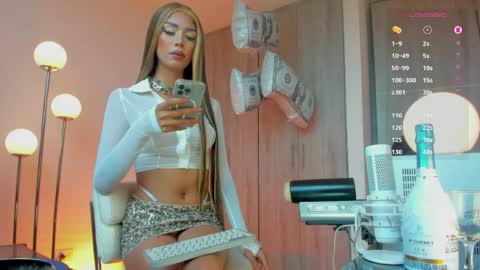 Mia  instagram miasspell online show from April 16, 2026, 2:07 pm