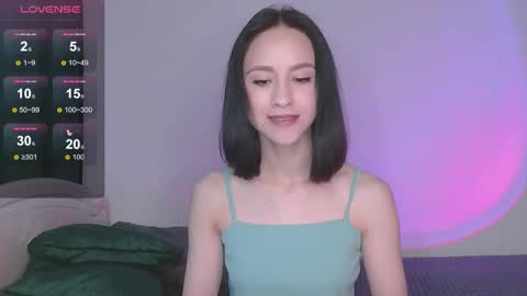 Mia online show from September 26, 2025, 7:34 am