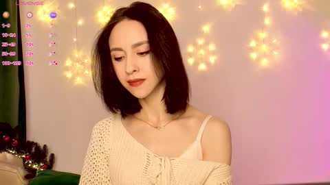 Mia online show from December 15, 2025, 7:56 am