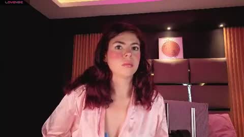 Snapshot of miatorres4 chatting on June 19, 2026, 11:25 am miatorres4 online show from June 19, 2026, 11:25 am