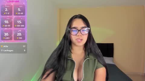 Snapshot of miavarela_ chatting on September 14, 2025, 5:17 am Mia Varela online show from September 14, 2025, 5:17 am