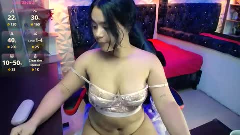 mia online show from October 15, 2025, 12:27 pm