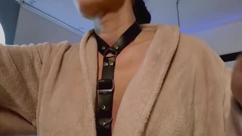 Mia online show from January 31, 2025, 6:14 pm