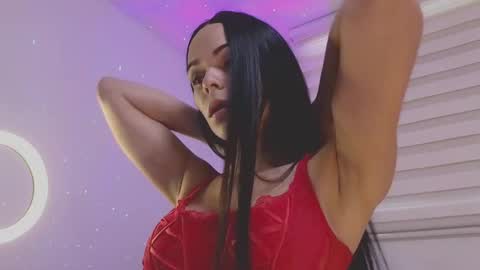 Mia online show from March 12, 2025, 3:51 pm