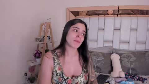 Mia Villalobos online show from February 12, 2025, 10:03 am