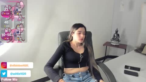 Mia Villalobos online show from October 11, 2025, 11:42 am