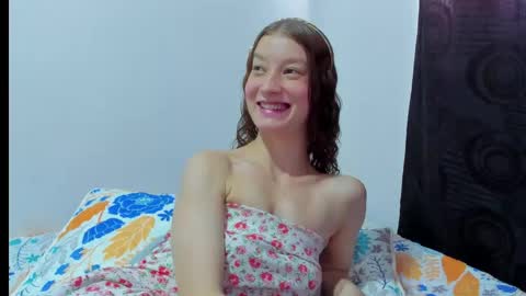  Chloe  online show from April 18, 2026, 7:58 pm