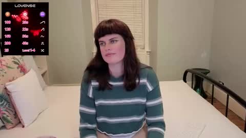 Mia  online show from November 30, 2025, 9:52 pm