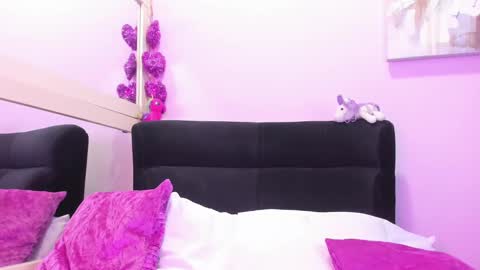 MiaWeiss online show from December 11, 2024, 10:16 pm