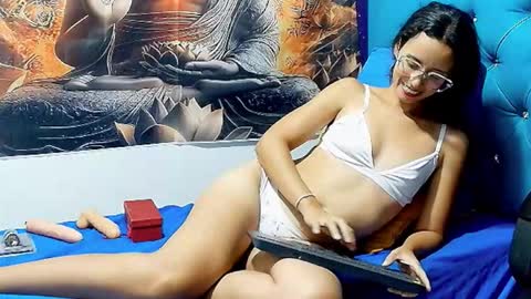 Mia online show from January 7, 2026, 3:09 am