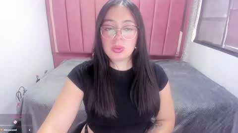 Snapshot of miawils_ chatting on June 12, 2026, 7:24 pm M I A W I L S online show from June 12, 2026, 7:24 pm