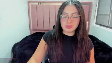 Snapshot of miawils_ chatting on July 1, 2026, 7:13 pm M I A W I L S online show from July 1, 2026, 7:13 pm