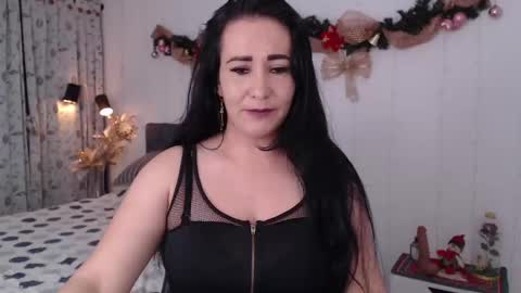 Mia Wilson online show from December 2, 2024, 8:52 am