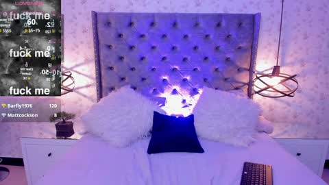 Mia winx  online show from December 13, 2024, 4:33 am