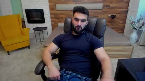 MicahLane online show from November 12, 2025, 5:52 am