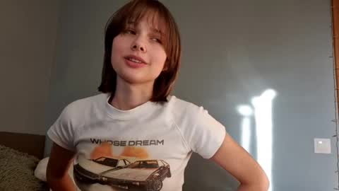 Snapshot of micasulejmanovski chatting on September 24, 2025, 2:42 pm Luna online show from September 24, 2025, 2:42 pm