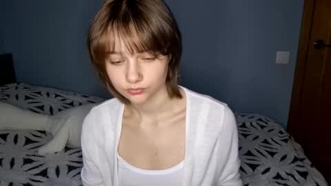 Luna online show from October 25, 2025, 1:18 pm