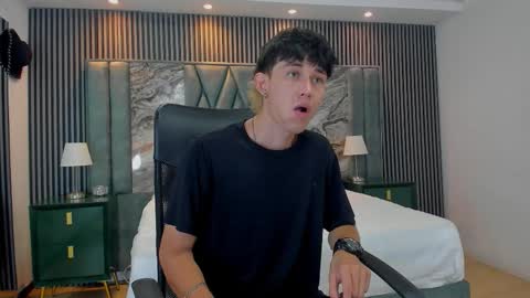 Michael online show from October 24, 2025, 2:35 pm