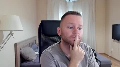 Snapshot of michael_birkin chatting on September 28, 2025, 4:18 am Michael Birkin online show from September 28, 2025, 4:18 am