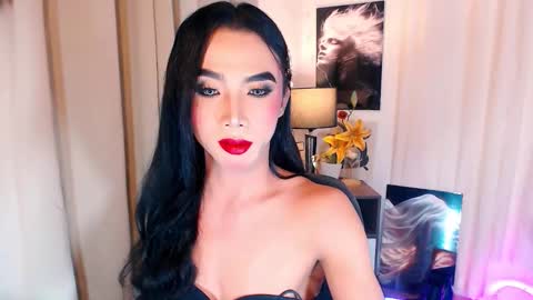 michaelagoddess online show from December 16, 2025, 3:28 pm