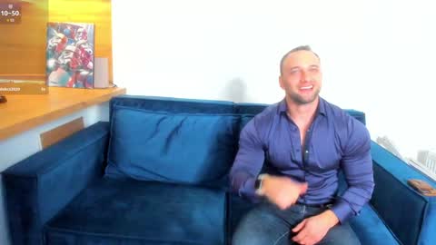 michaelbradley_for_u online show from January 22, 2025, 11:10 pm