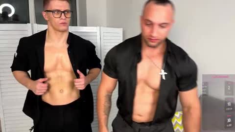 michaelbradley_for_u online show from September 16, 2025, 6:53 pm