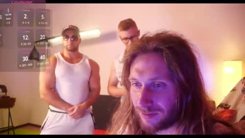 michaelbradley_for_u online show from October 5, 2025, 7:34 pm